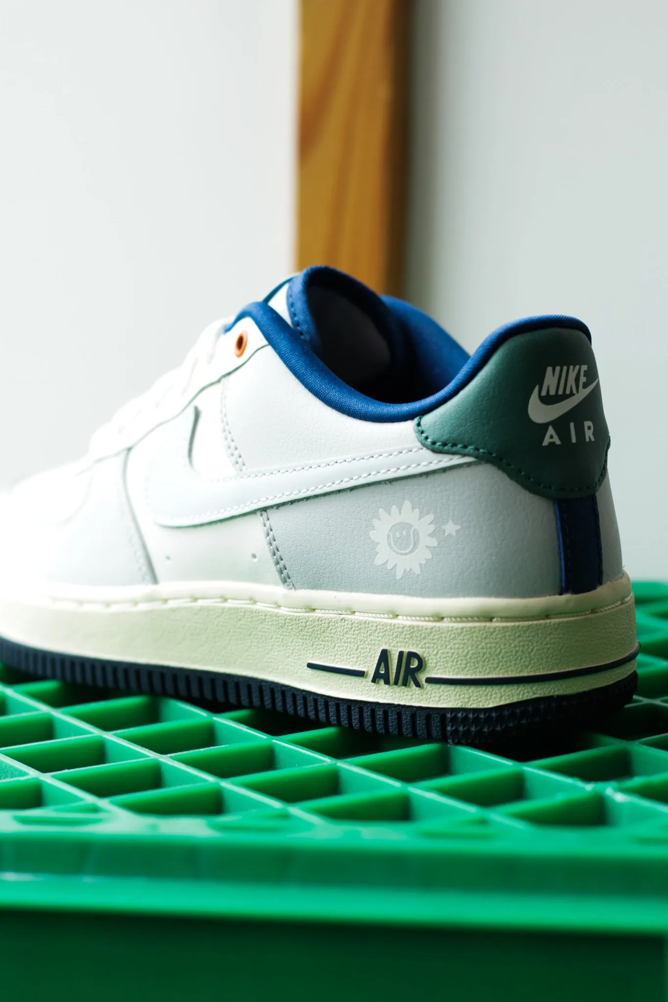 AIR FORCE 1 LV8 (GS) "SAIL"