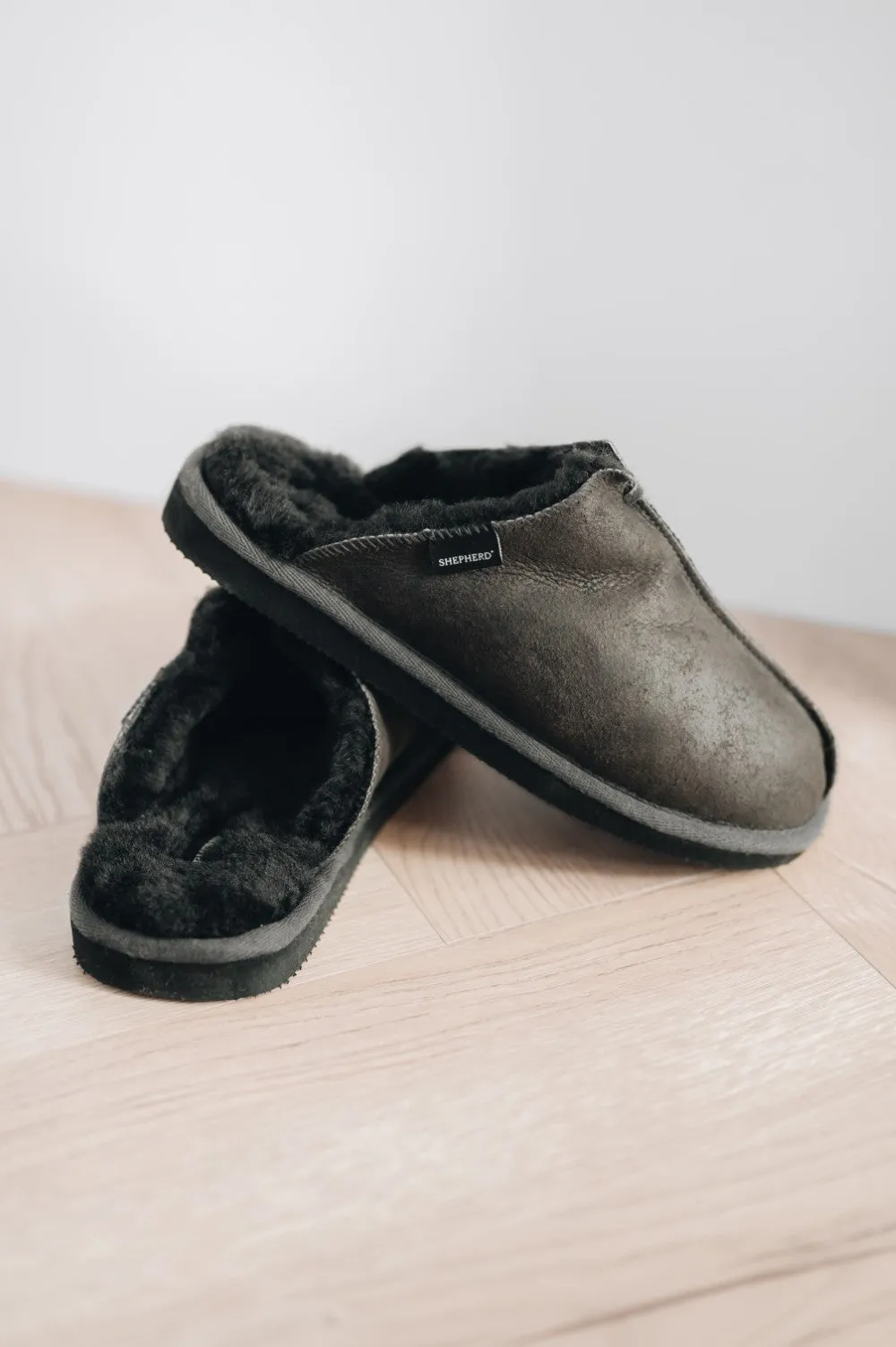 HUGO Men's Sheepskin Slippers | Shepherd of Sweden