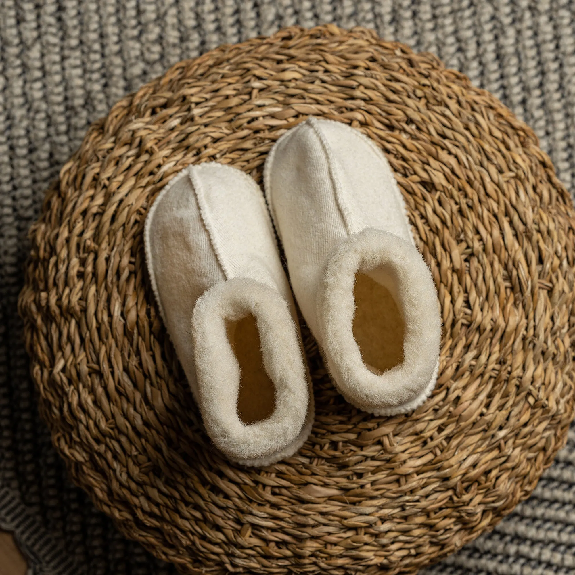 MENIQUE Fleece Bootie Slippers Natural