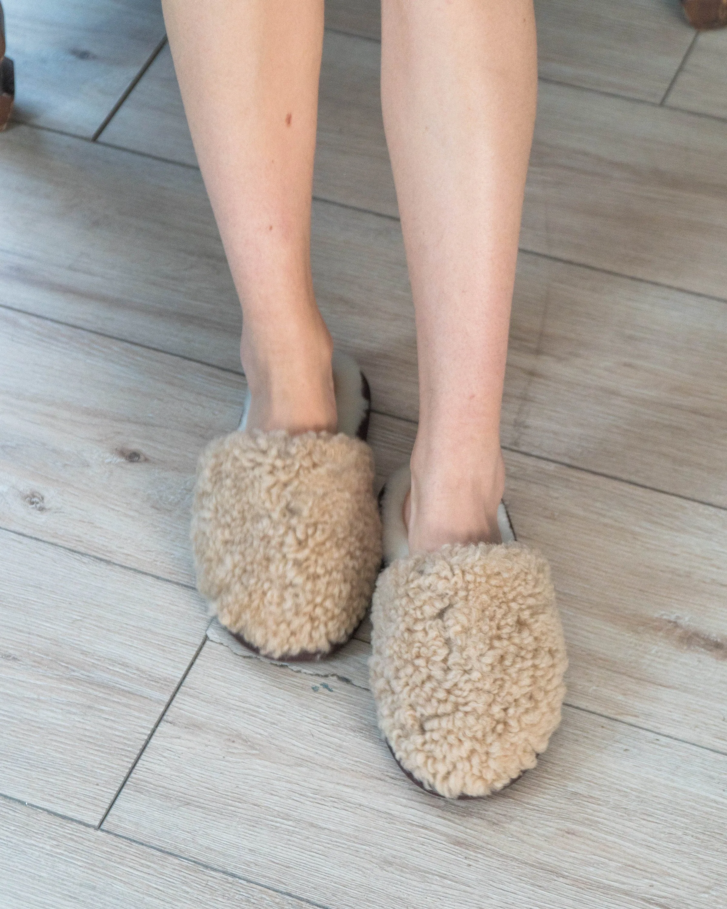 Unisex Women's Real Sheepskin Slippers in Beige Color with Fur Lining