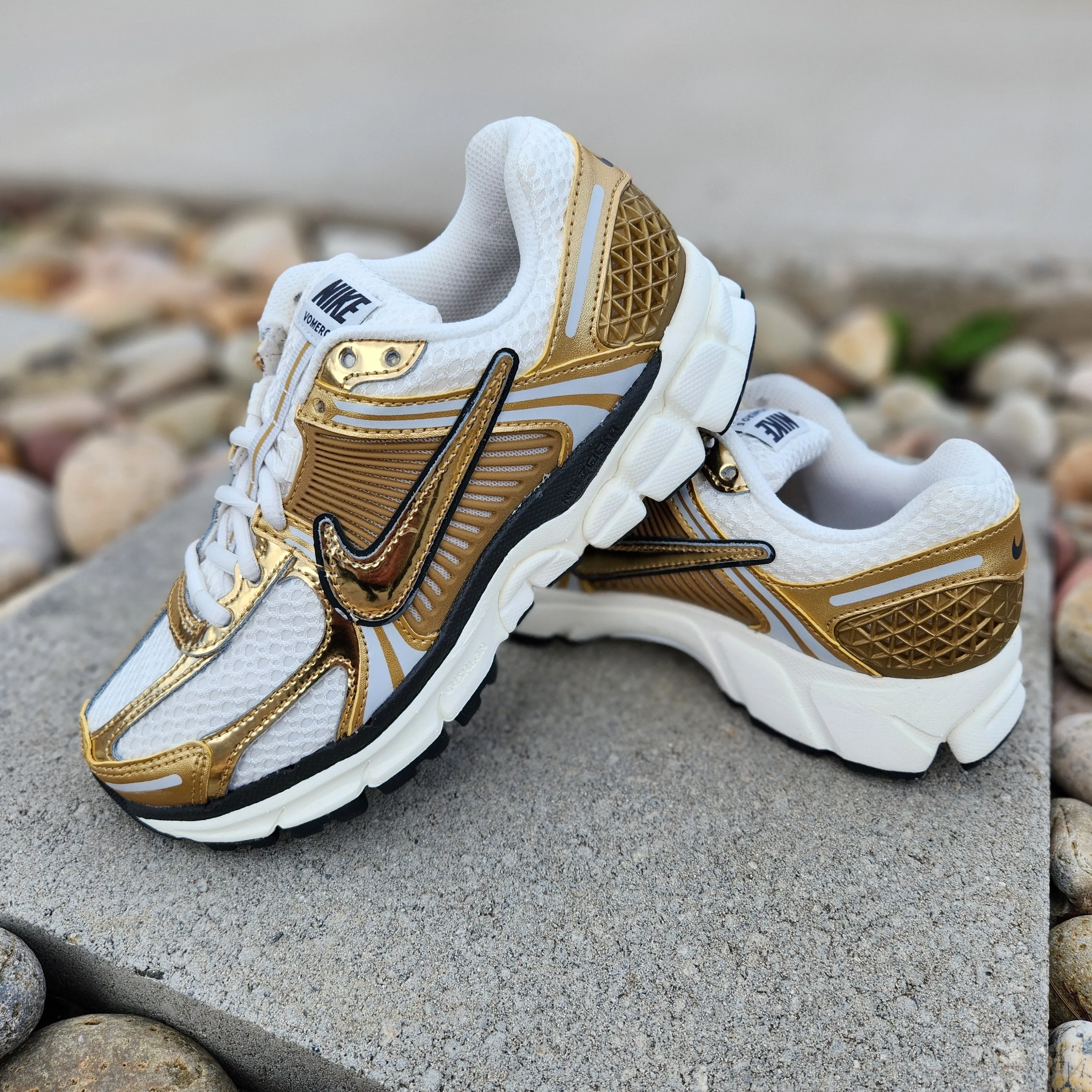 W Nike Zoom Vomero 5 'GOLD CHAIN'