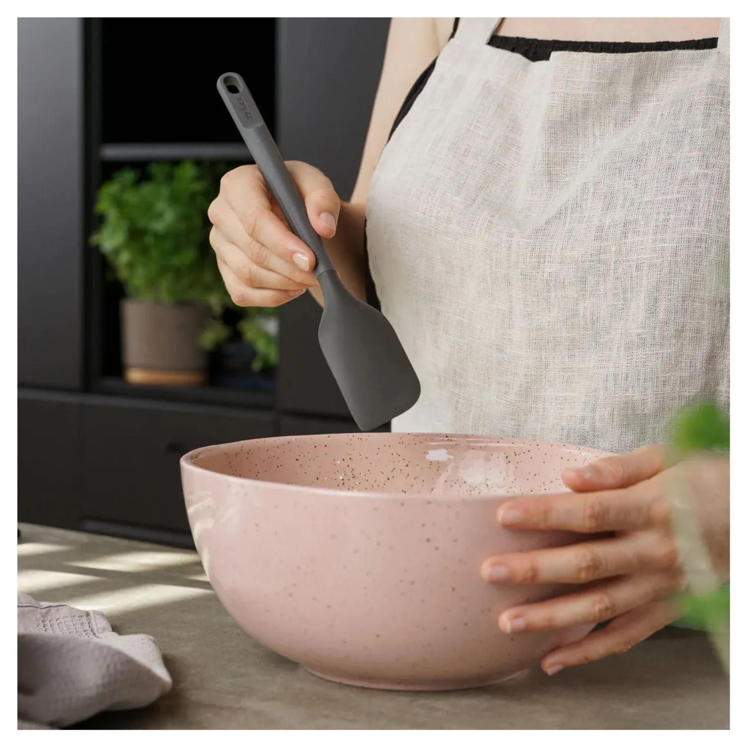 Zyliss 28cm Medium Spatula